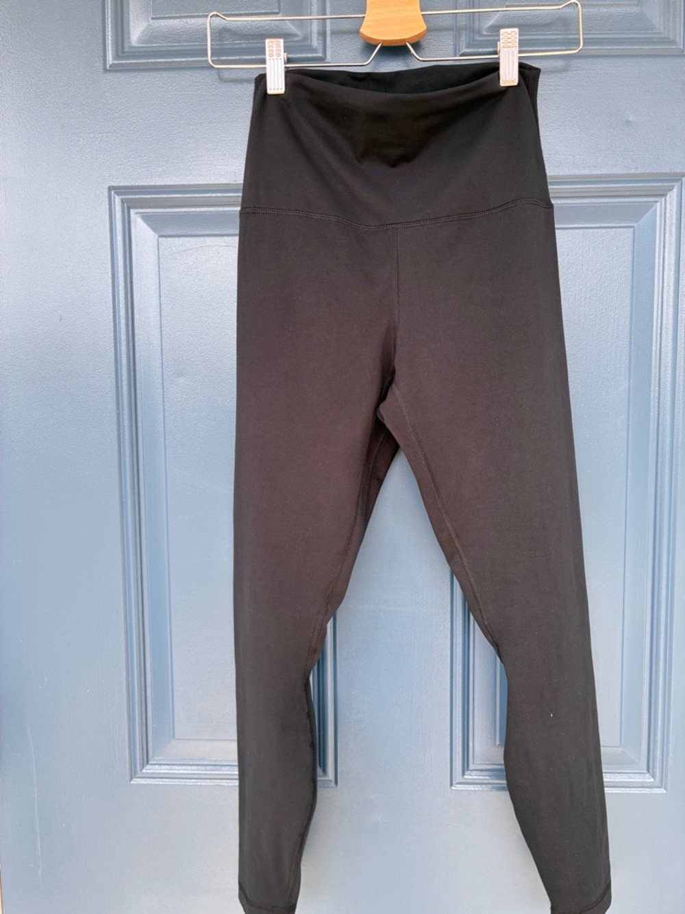 Yogalicious Black High-Waist Leggings Women’s size M excellent condition